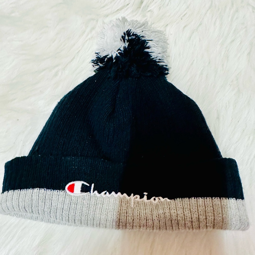Champion Pom Beanie‎ Hat One Size